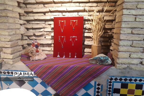 گشایش بازارچه صنایع دستی در سرای فاتح نی ریز