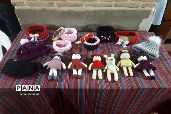 گشایش بازارچه صنایع دستی در سرای فاتح نی ریز