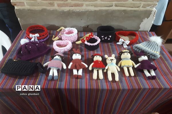 گشایش بازارچه صنایع دستی در سرای فاتح نی ریز