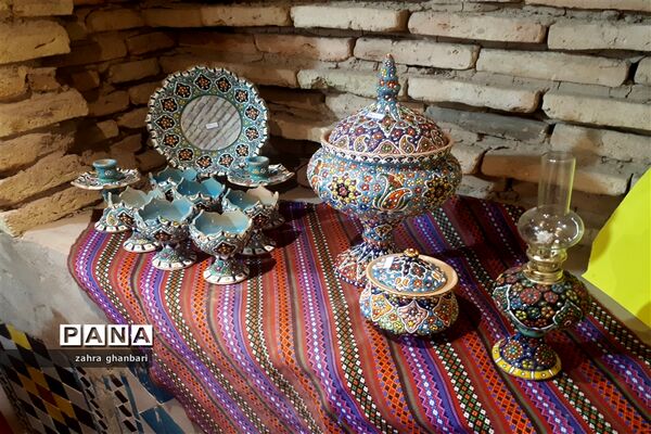 گشایش بازارچه صنایع دستی در سرای فاتح نی ریز