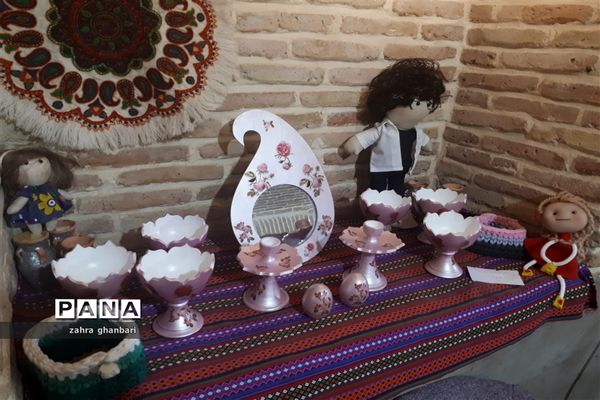 گشایش بازارچه صنایع دستی در سرای فاتح نی ریز