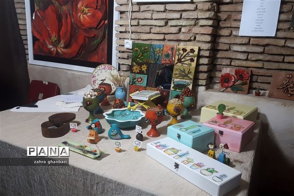 گشایش بازارچه صنایع دستی در سرای فاتح نی ریز