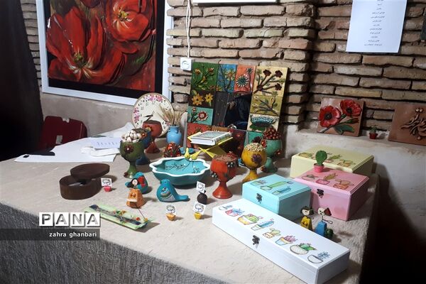 گشایش بازارچه صنایع دستی در سرای فاتح نی ریز