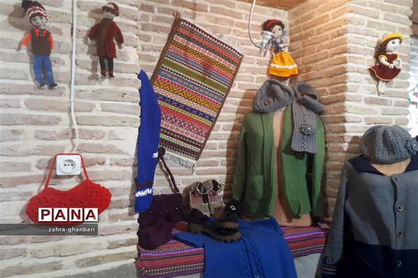 گشایش بازارچه صنایع دستی در سرای فاتح نی ریز