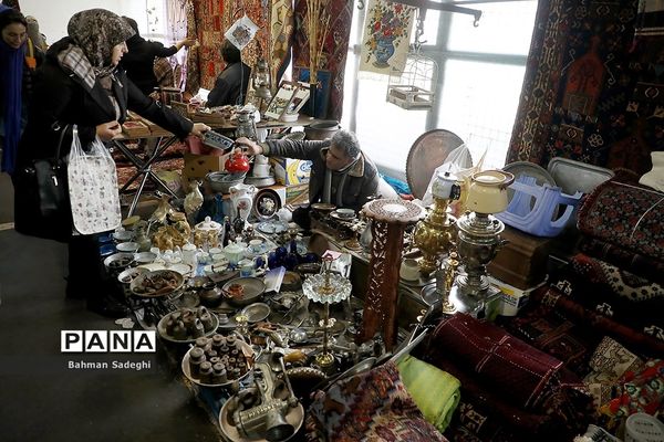 بازدید دو عضو شورای شهرتهران  ازجمعه بازار  پروانه