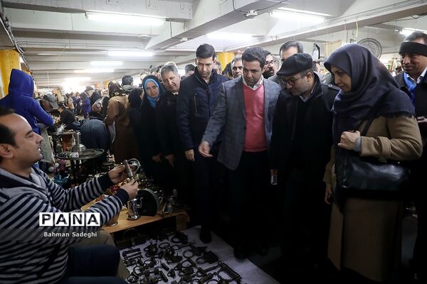 بازدید دو عضو شورای شهرتهران  ازجمعه بازار  پروانه