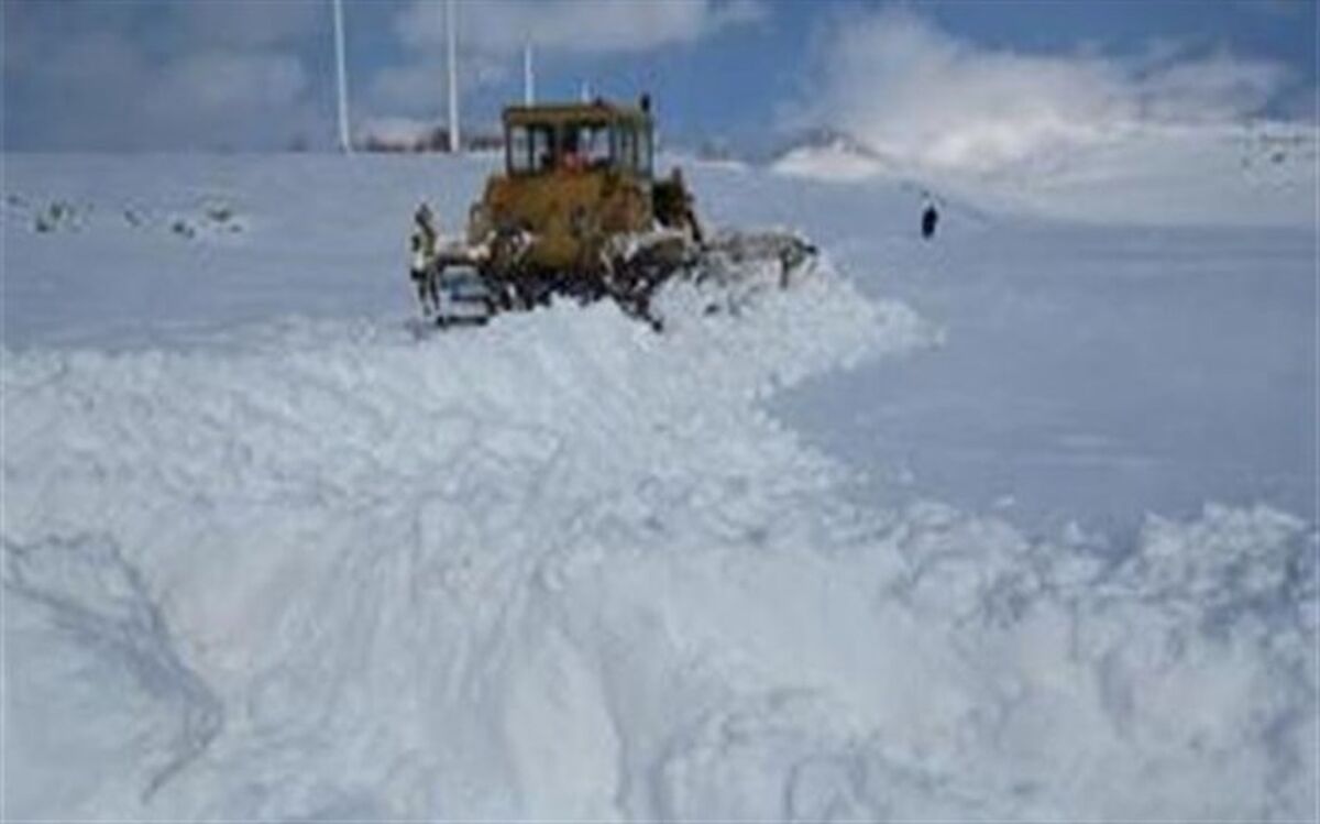 کولاک راه ارتباطی ۸۰ روستای کردستان را مسدود کرد