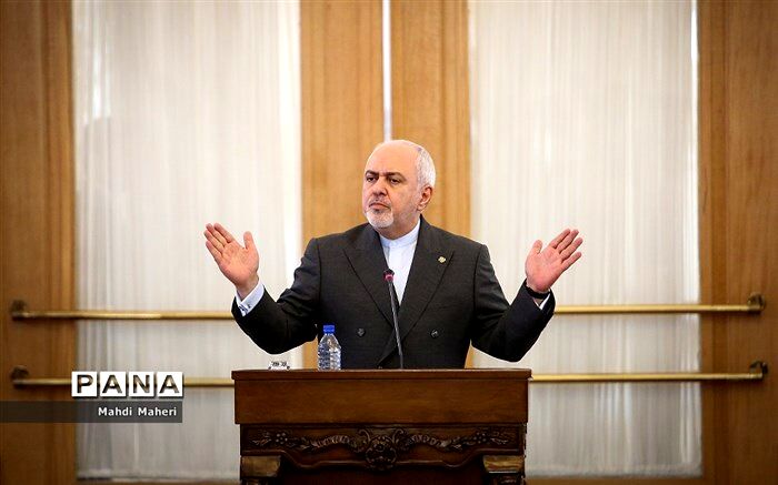 ظریف: مشاوره بد به ترامپ او را به اتخاذ تصمیم‌های اشتباه کشانده است