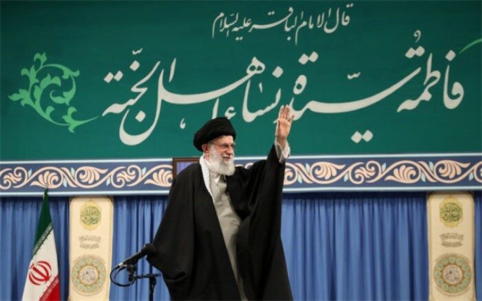 رهبر انقلاب: وظیفه جامعه مداح، مدیریت شادی و عزای جامعه است