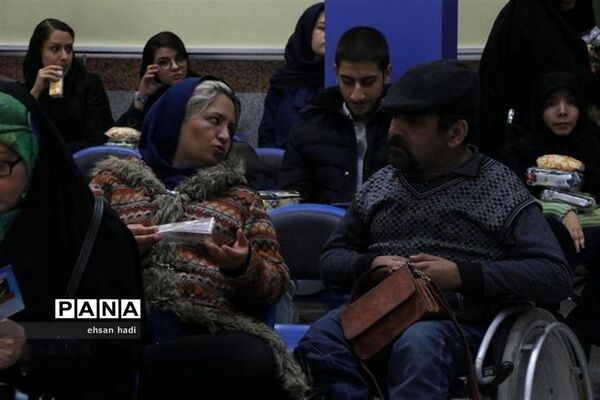 تجلیل از مادران و همسران توان یاب موفق