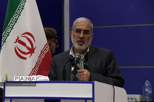 تجلیل از مادران و همسران توان یاب موفق