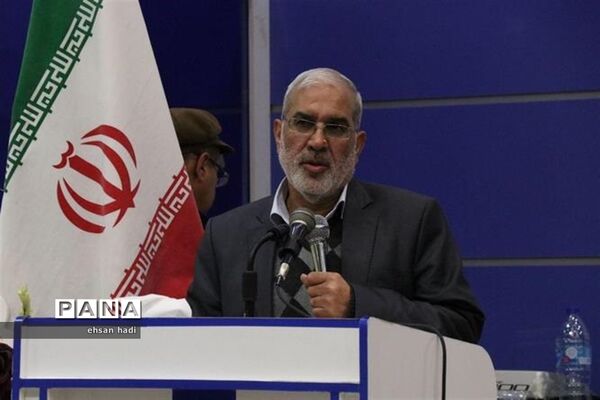تجلیل از مادران و همسران توان یاب موفق