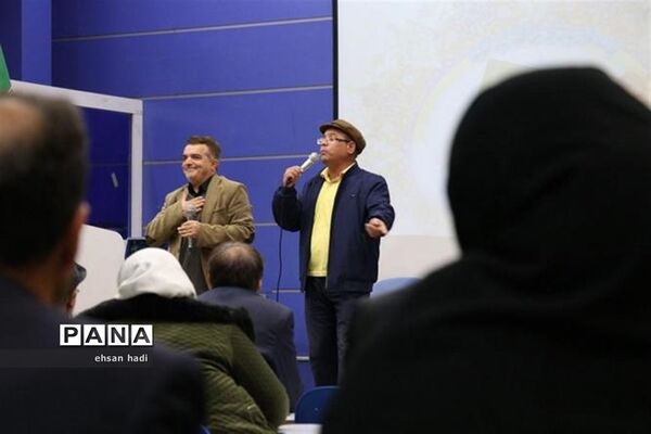 تجلیل از مادران و همسران توان یاب موفق
