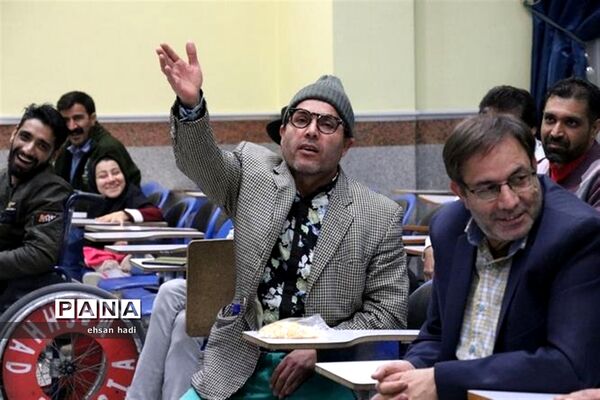 تجلیل از مادران و همسران توان یاب موفق