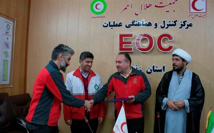 تجلیل از 28 نفر از امدادگران هلال احمر استان زنجان