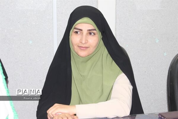 تکریم همکاران زن سازمان دانش‌آموزی استان بوشهر