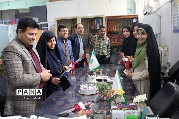 تکریم همکاران زن سازمان دانش‌آموزی استان بوشهر