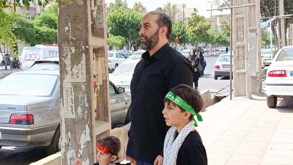 تشییع پیکر دو تن از شهدای جنگ تحمیلی رژیم صهیونیستی همزمان با مراسم تاسوعای حسینی ، در شهرستان ملارد