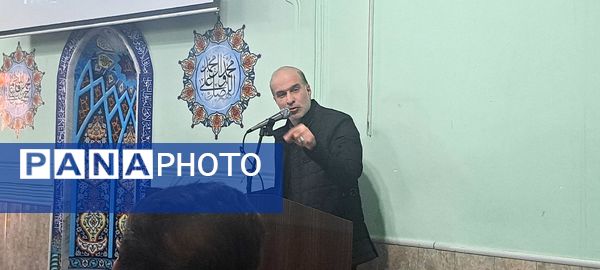 جلسه آموزش خانواده ویژه والدین پایه‌های دهم و یازدهم در دبیرستان شاهد ابوذر غفاری 