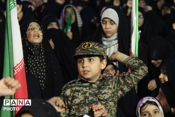 یادبود شهیده دانش آموز تیارا صادقی در پایگاه انقلاب یزد