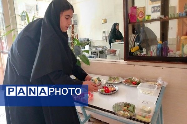 روز جهانی تخم مرغ در دبیرستان شهید مجید دهنوی نیشابور