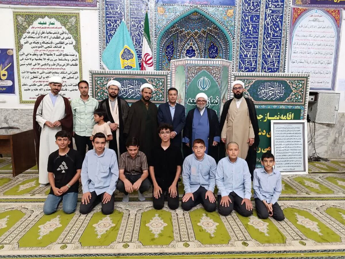  شهدا برای تثبیت پایه‌های اسلام و تحکیم ارزش‌های دین با ظالمان عالم جنگیدند 