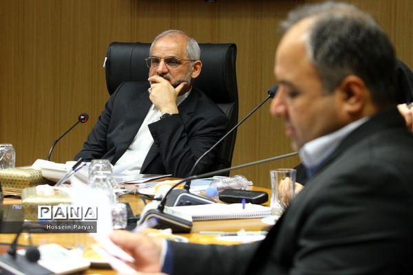 نشست هم اندیشی وزیر آموزش و پرورش با مسئولان شورای بانوان خیر مدرسه‌ساز استان‌های کشور