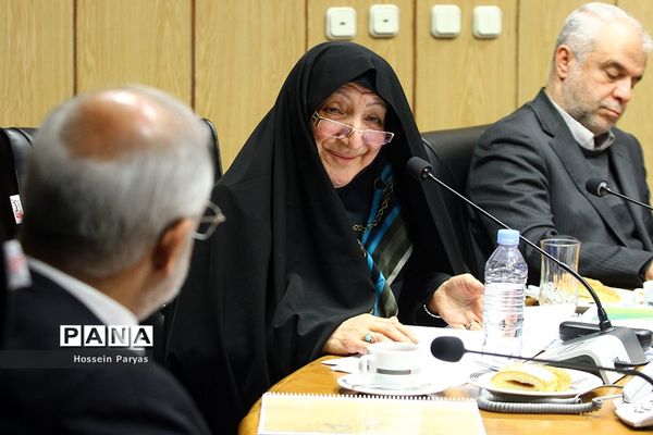 نشست هم اندیشی وزیر آموزش و پرورش با مسئولان شورای بانوان خیر مدرسه‌ساز استان‌های کشور