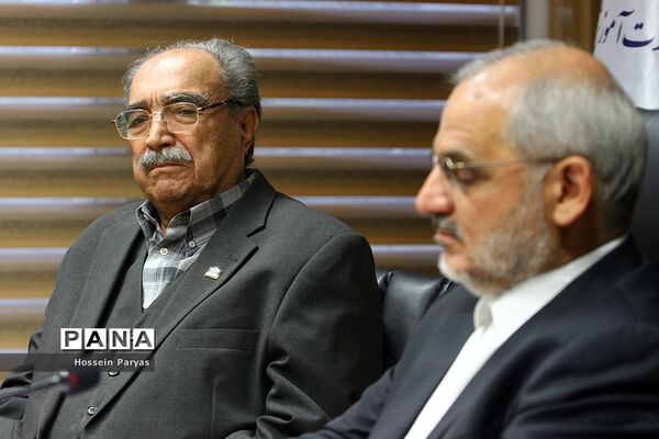 نشست هم اندیشی وزیر آموزش و پرورش با مسئولان شورای بانوان خیر مدرسه‌ساز استان‌های کشور