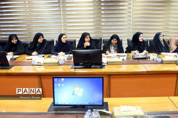 نشست هم اندیشی وزیر آموزش و پرورش با مسئولان شورای بانوان خیر مدرسه‌ساز استان‌های کشور