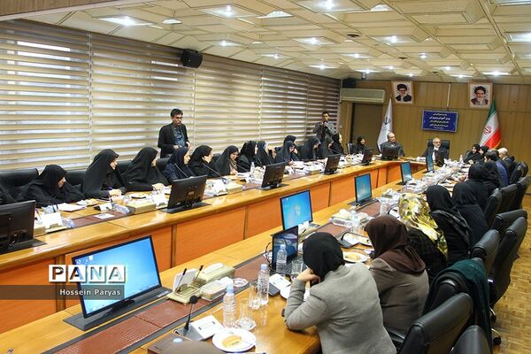 نشست هم اندیشی وزیر آموزش و پرورش با مسئولان شورای بانوان خیر مدرسه‌ساز استان‌های کشور