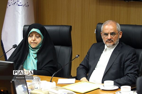 آیین موافقت‌نامه بین وزارت آموزش و پرورش با معاونت ریاست‌جمهوری در امور زنان و خانواده