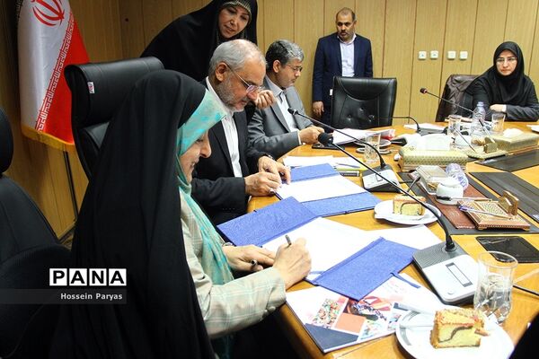 آیین موافقت‌نامه بین وزارت آموزش و پرورش با معاونت ریاست‌جمهوری در امور زنان و خانواده