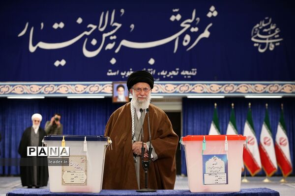 حضور رهبرمعظم انقلاب در یازدهمین دوره انتخابات مجلس شورای اسلامی و میان‌دوره‌ای مجلس خبرگان رهبری