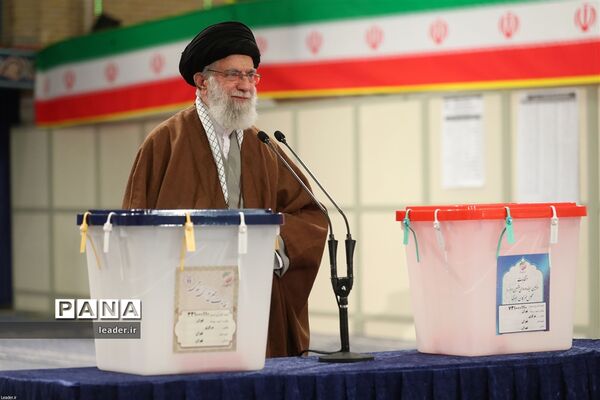 حضور رهبرمعظم انقلاب در یازدهمین دوره انتخابات مجلس شورای اسلامی و میان‌دوره‌ای مجلس خبرگان رهبری