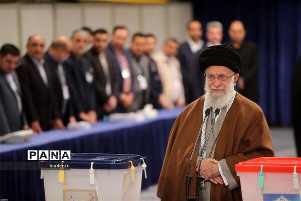 حضور رهبرمعظم انقلاب در یازدهمین دوره انتخابات مجلس شورای اسلامی و میان‌دوره‌ای مجلس خبرگان رهبری