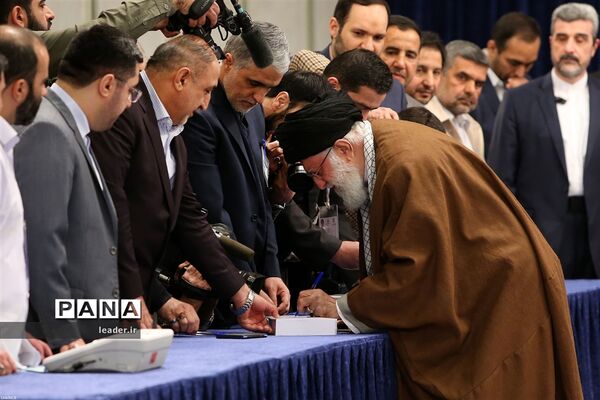 حضور رهبرمعظم انقلاب در یازدهمین دوره انتخابات مجلس شورای اسلامی و میان‌دوره‌ای مجلس خبرگان رهبری