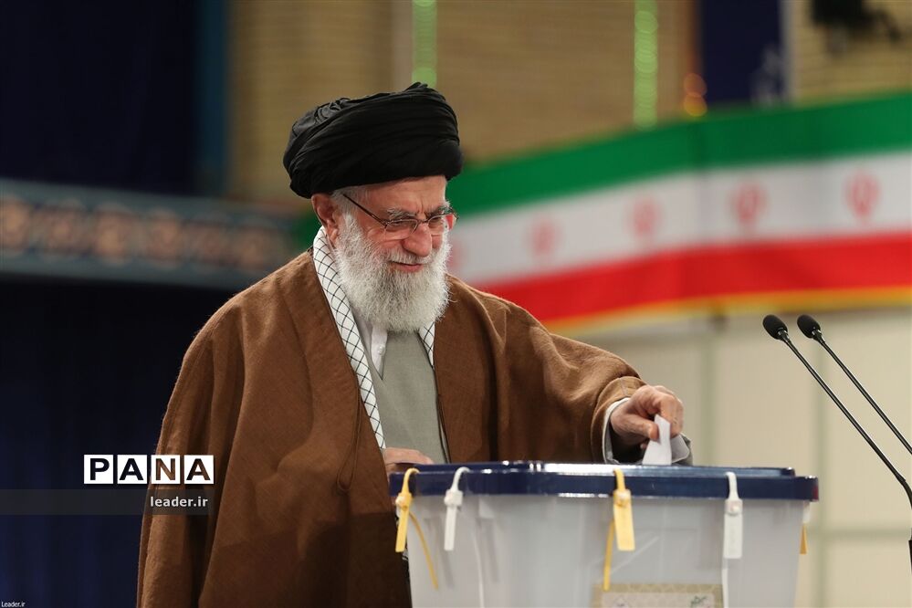حضور رهبرمعظم انقلاب در یازدهمین دوره انتخابات مجلس شورای اسلامی و میان‌دوره‌ای مجلس خبرگان رهبری