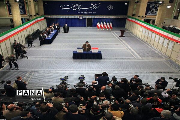 حضور رهبرمعظم انقلاب در یازدهمین دوره انتخابات مجلس شورای اسلامی و میان‌دوره‌ای مجلس خبرگان رهبری