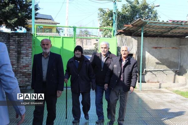 بازدید استاندار گلستان از صندوق های رای شعب استان