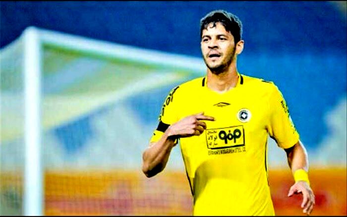 ابهام بزرگ قلعه‌نویی برای دیدار با پرسپولیس