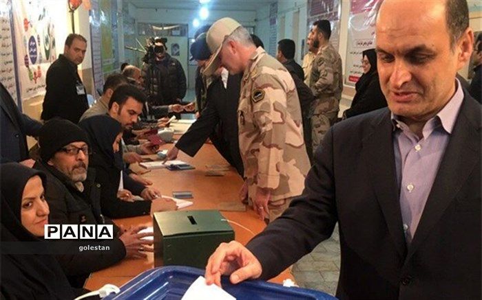 استاندار گلستان رأی خود را به صندوق انداخت‌