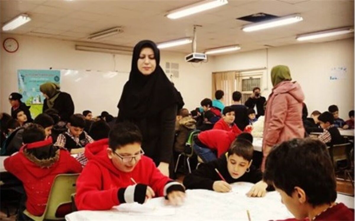 وقتی معلم و دانش آموز می‌بینند آینده با کنکور رقم می‌خورد برروی دروس کنکوری تمرکز می‌کنند