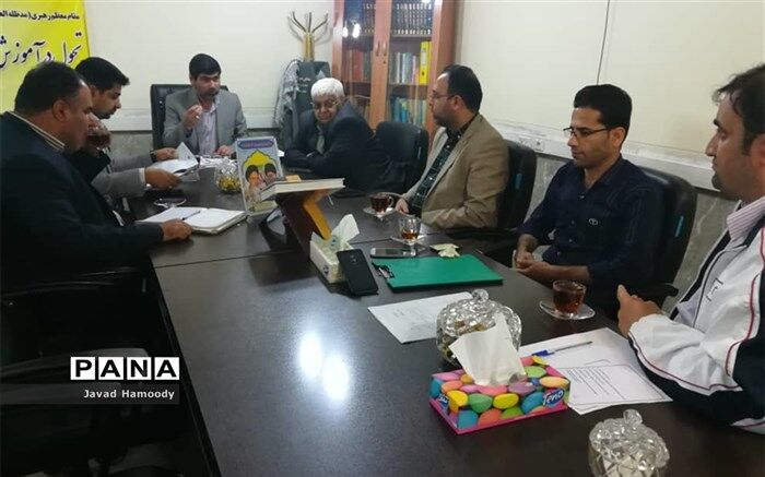 جلسه هم اندیشی پیشگیری ازکروناویروس درمدارس شهرستان حمیدیه
