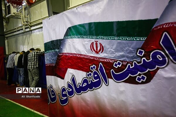 کشفیات مواد محترقه و ارز قاچاق