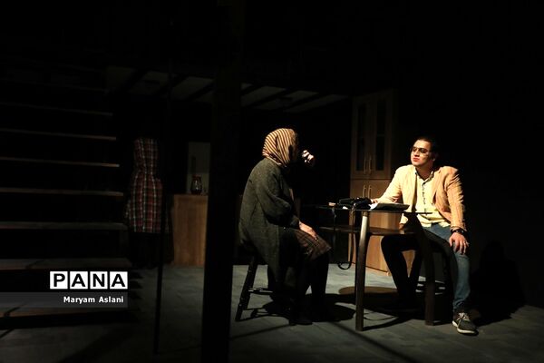 اجرای نمایش «استقلال پشت پرده»