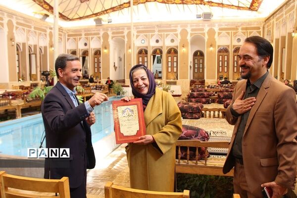 رونمایی از پوستر جشنواره نمایش عروسکی در یزد