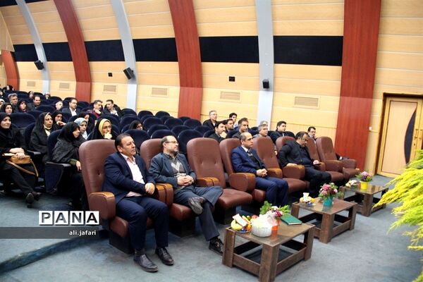 همایش تجلیل از برگزیدگان طرح‌های آموزش ابتدایی