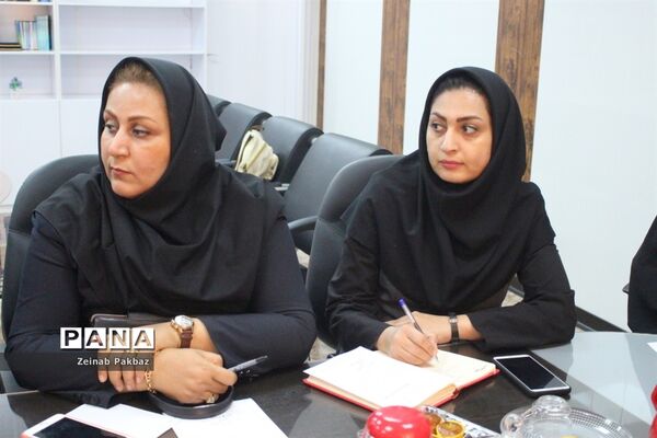 جلسه کارگروه مراکز پیش دبستانی اداره‌کل آموزش و پرورش استان بوشهر