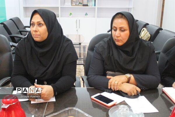 جلسه کارگروه مراکز پیش دبستانی اداره‌کل آموزش و پرورش استان بوشهر